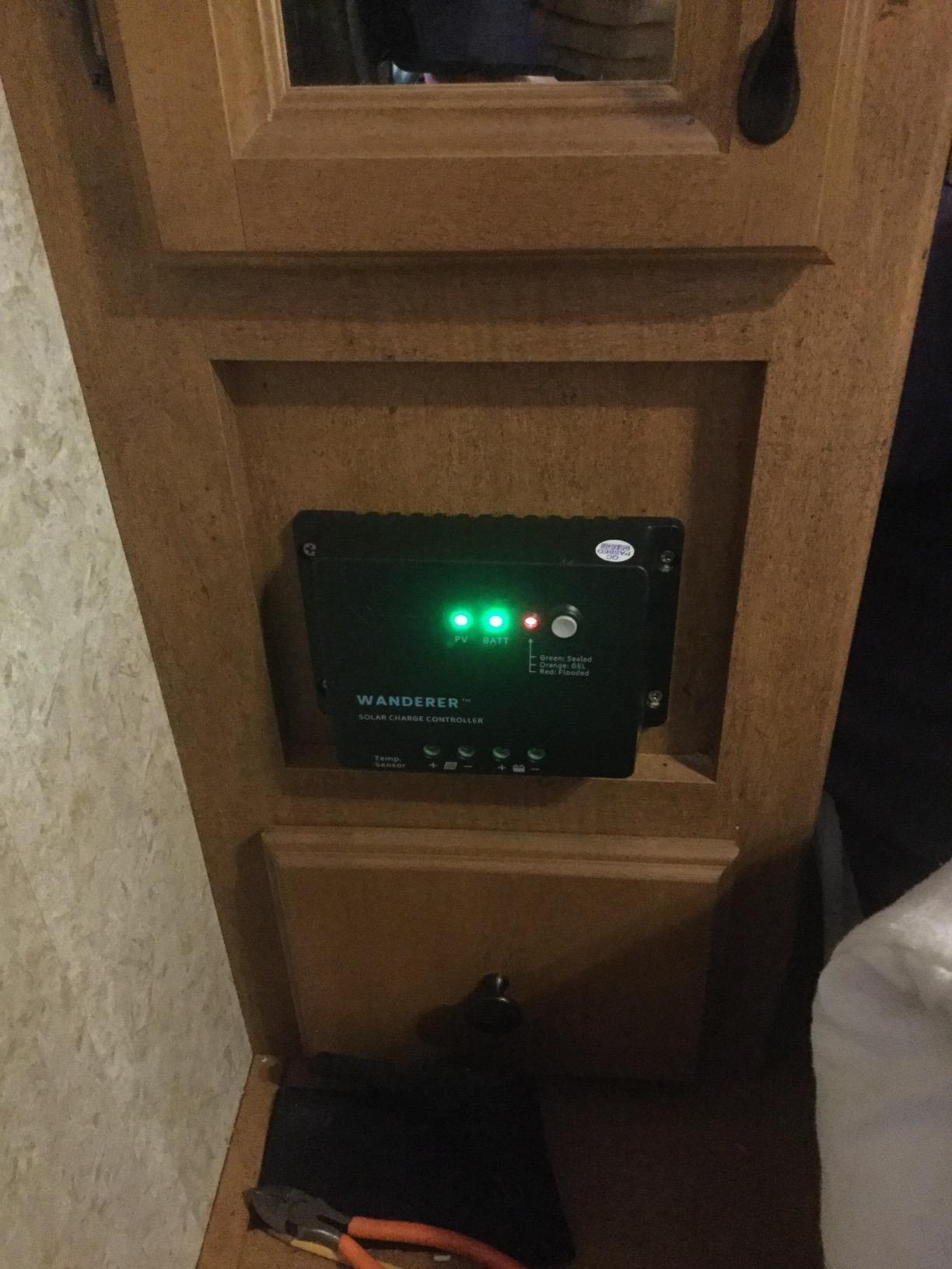 Renogy 200W 12V Monocrystalline Solar Panel Kit + 30A PWM Charge Controller customer photo 2