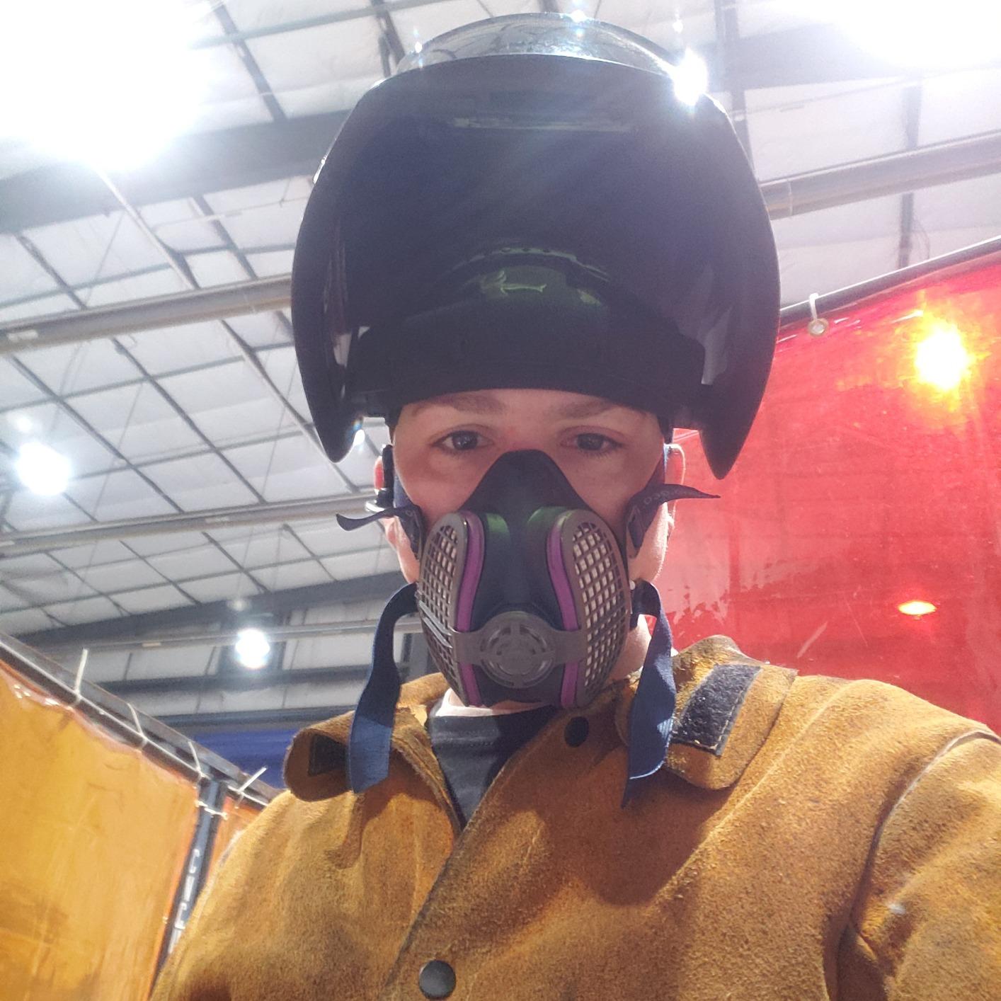 Miller ML00894 Lpr-100 Respirator W/Filters, Small/Medium customer photo 1