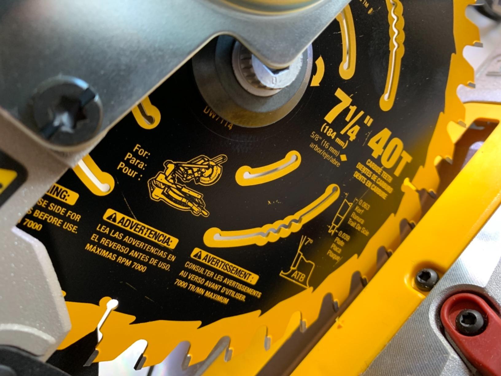 DEWALT 20V MAX* 7-1/4-Inch Miter Saw, Cordless (DCS361M1) customer photo 1