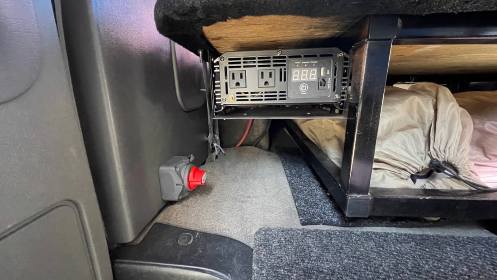 Renogy 200W 12V N-Type RV Solar Panel Kit with Adventurer 30A Controller customer photo 1