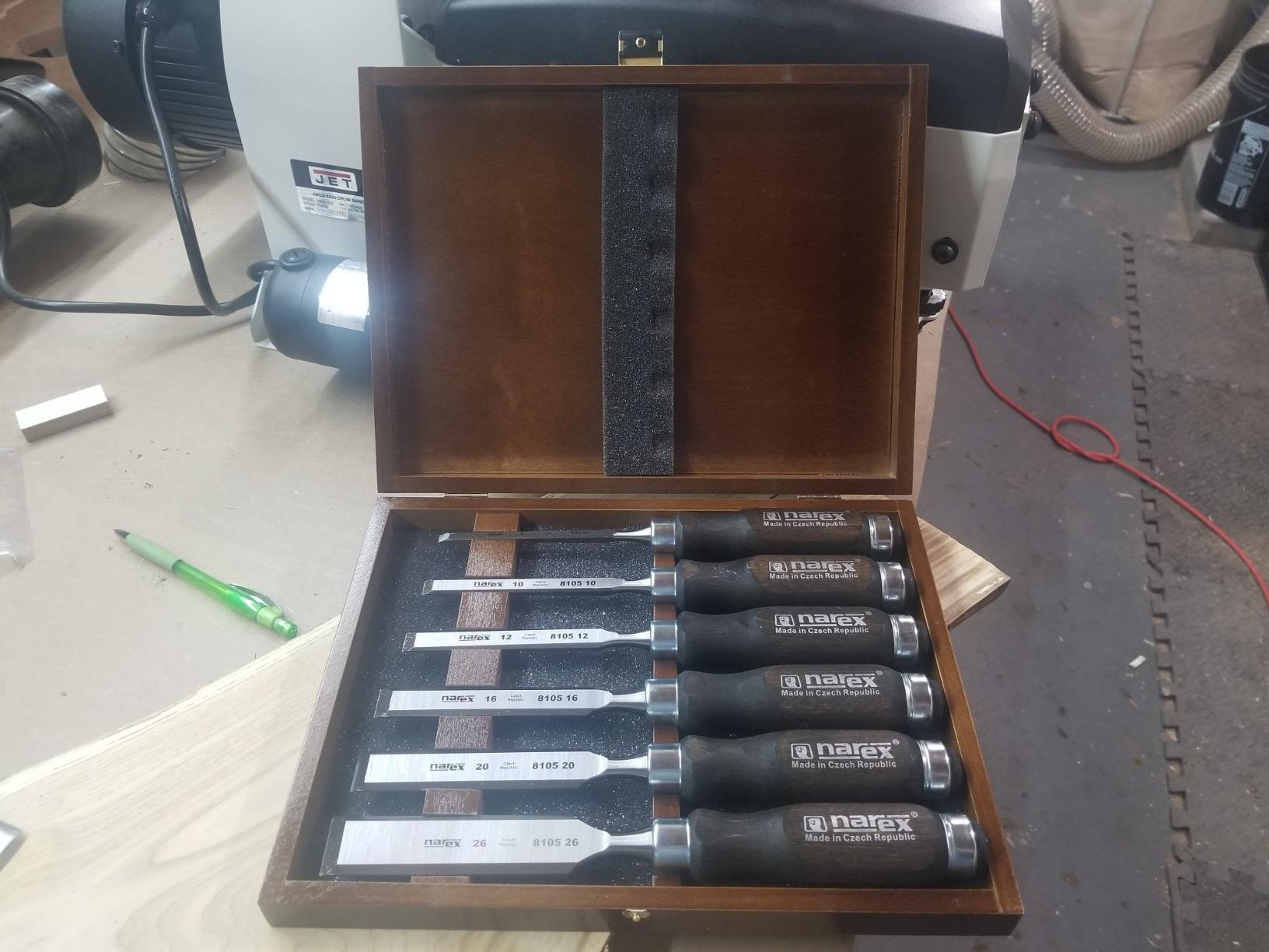 Narex 6 pc Set 6 mm (1/4), 10 (3/8), 12 (1/2), 16 (5/8), 20 (13/16), 26 (1-1/16) Woodworking Chisels in Wooden Presentation Box 853053 customer photo 1