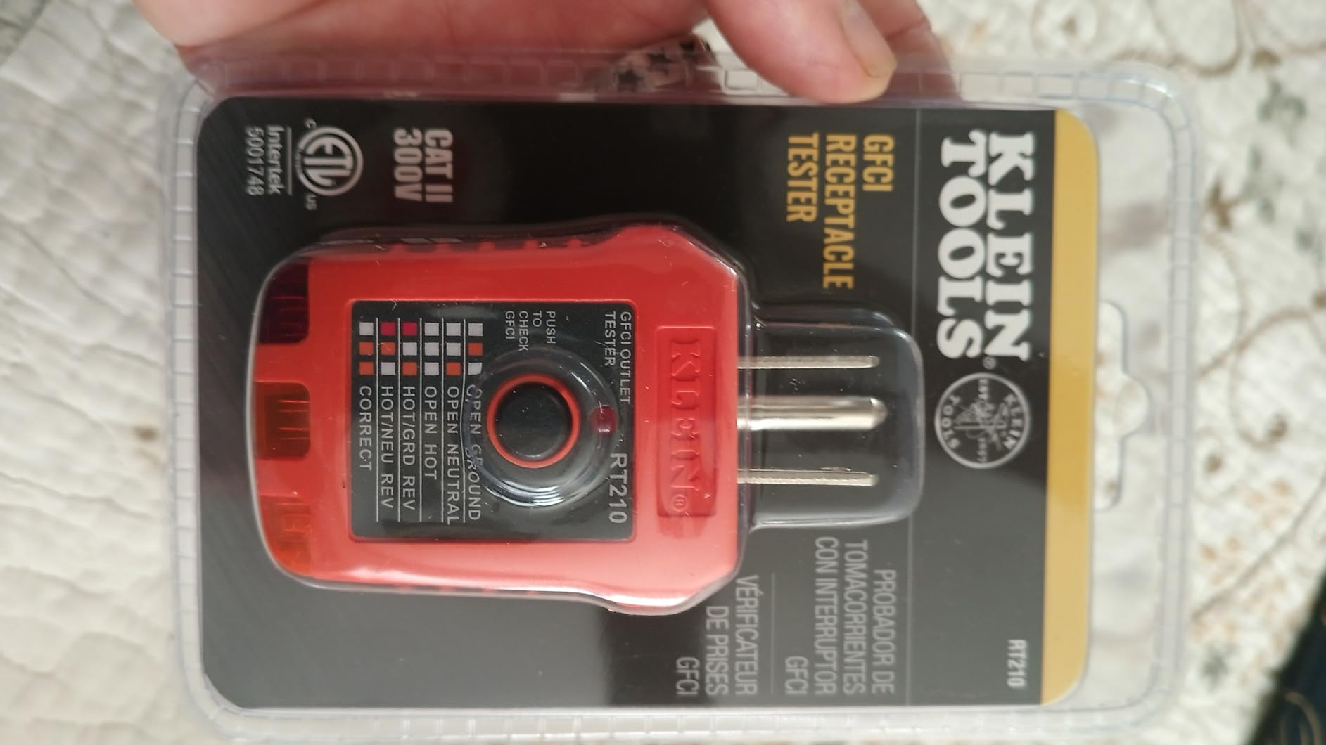 Klein Tools RT210 Outlet Tester, Receptacle Tester for GFCI / Standard North American AC Electrical Outlets, Detects Common Wiring Problems customer photo 2