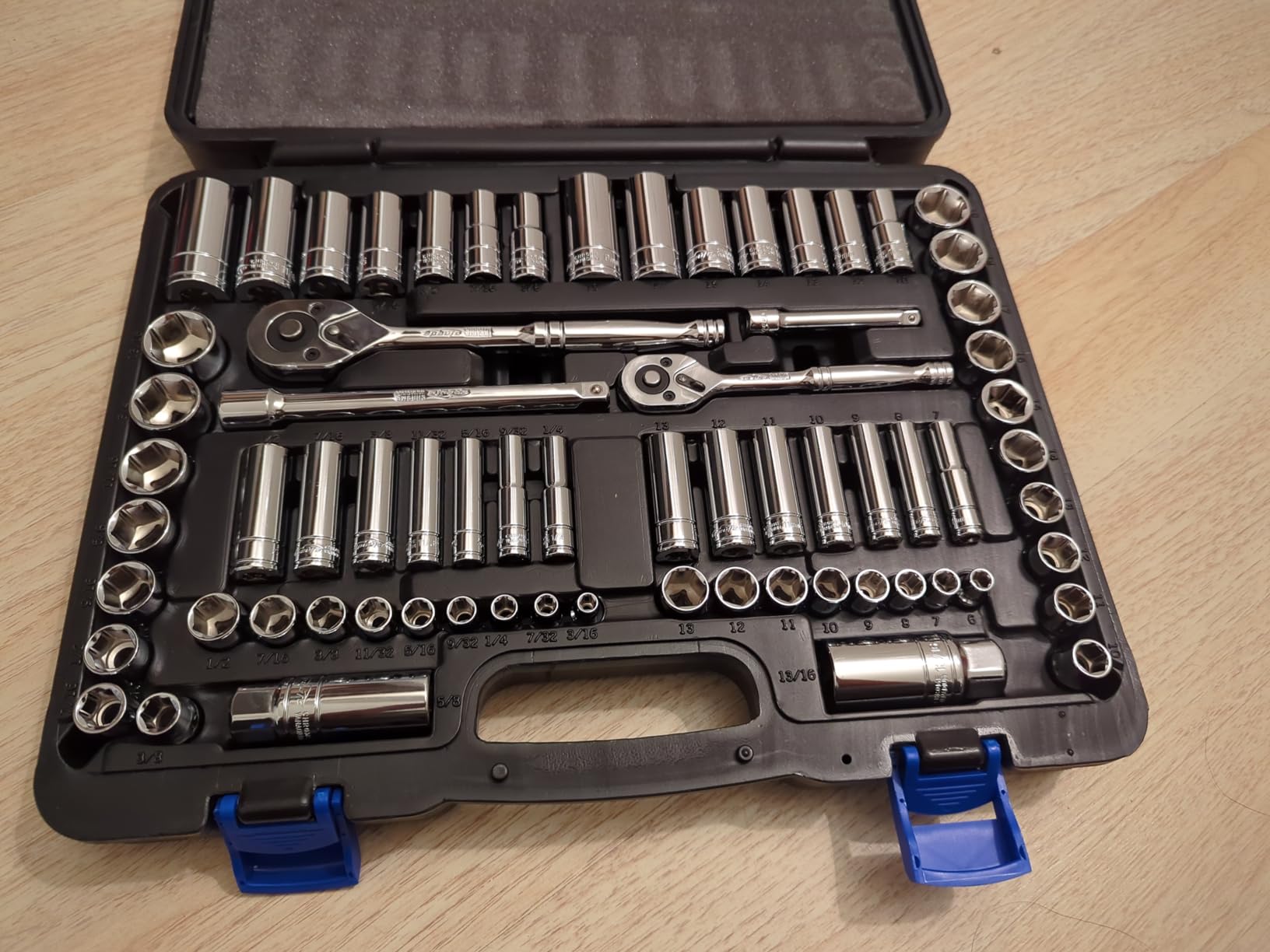 EPAuto 69 Pieces 1/4-Inch & 3/8-Inch Drive Socket Set, Pear Head Ratchet customer photo 2