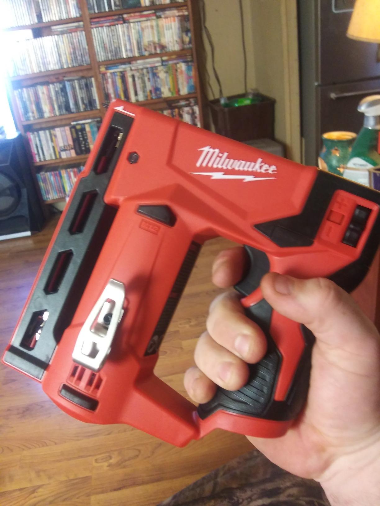 Milwaukee 2447-20 M12 3/8â€ Crown Stapler customer photo 2