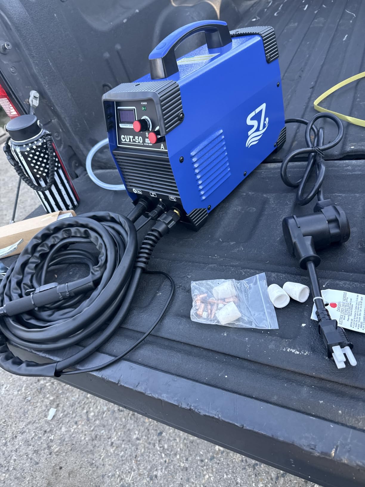 50A Plasma Cutter with LED Display, Dual Voltage 110V/220V, Clean Metal Cutting up to 1/2″ Steel, Easy Setup PT31 Torch, Lightweight for DIY & Home Workshops customer photo 2