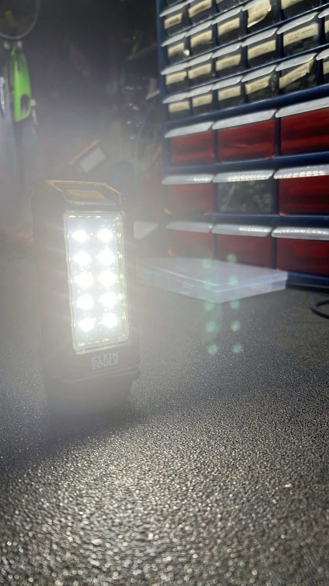 KLEIN TOOLS 56403 Rechargeable LED Flashlight/Worklight with Kickstand customer photo 1
