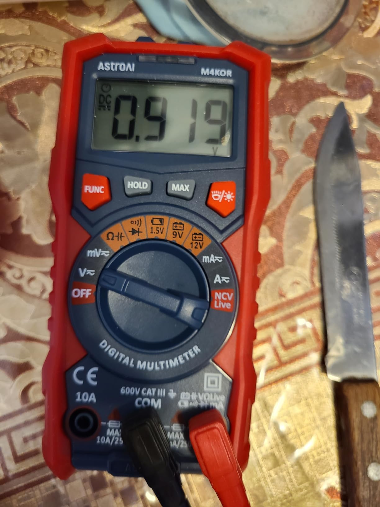AstroAI Digital Multimeter, TRMS 4000 Counts, Auto-Ranging, Battery Test customer photo 1
