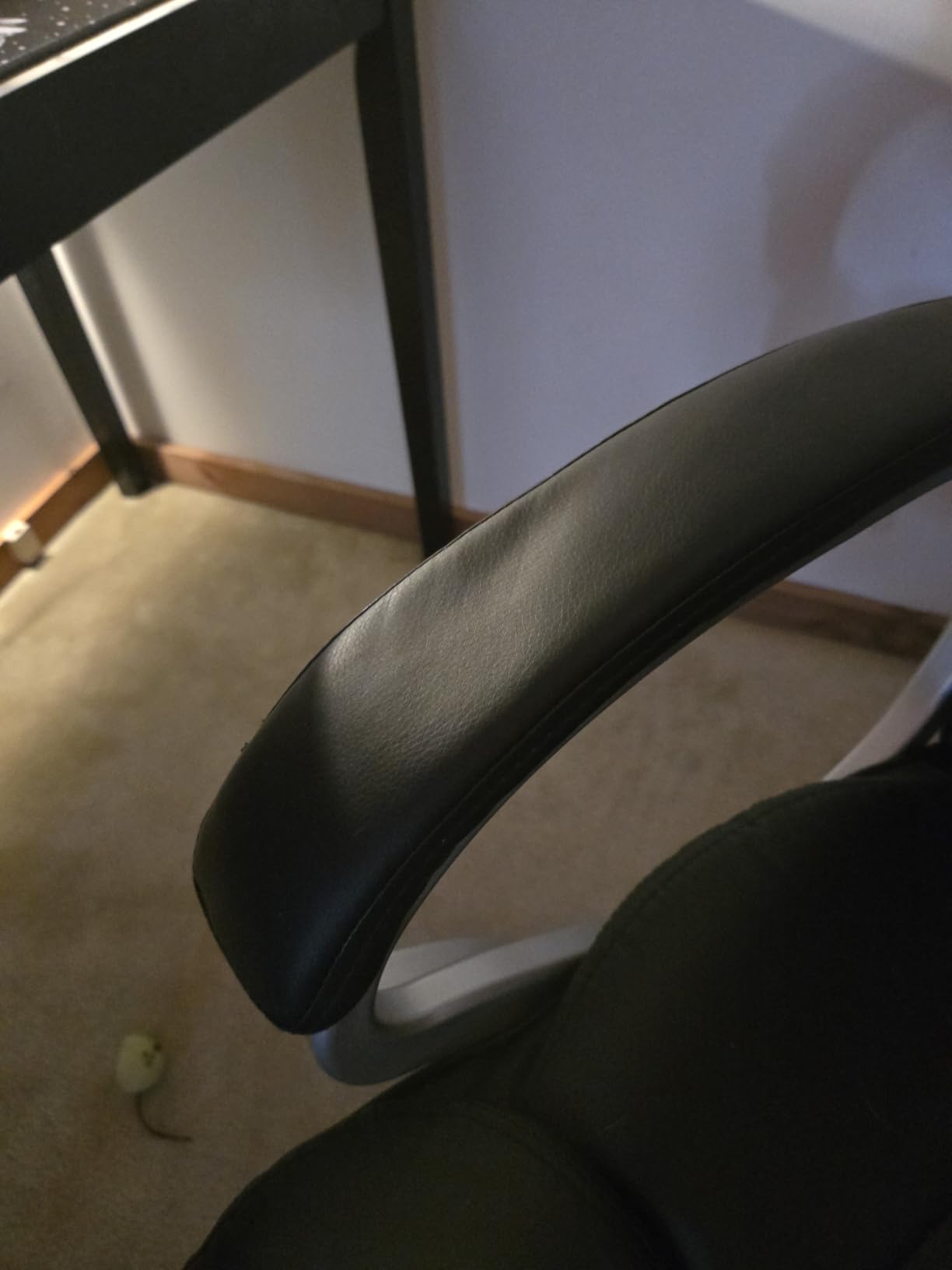 FDW | High Back Office Chair | Black, PU Leather | with Lumbar Support customer photo 1