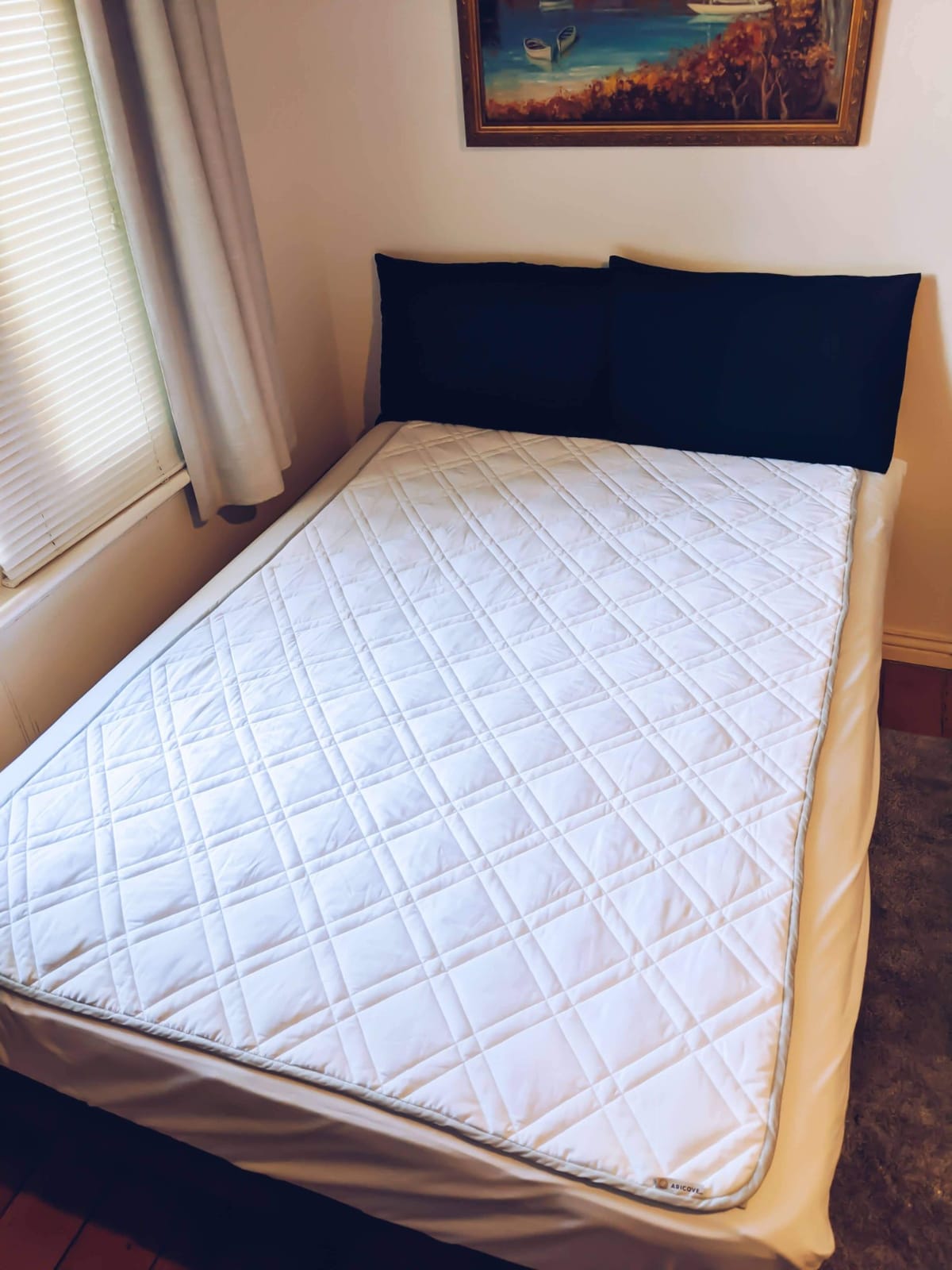 Aricove Cooling Weighted Blanket, 12 lbs, Twin Size for Adults, Luxury Heavy Blanket, Silky Soft Bamboo Viscose, 48x72 inches, Machine Washable, White customer photo 2