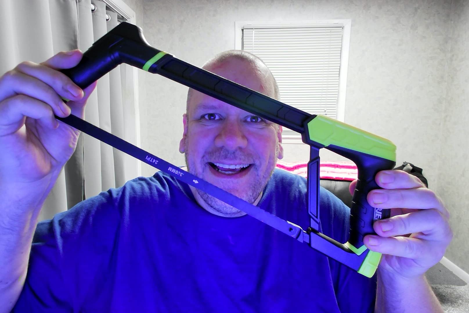 DOWELL Hand Saw 12-inch Hacksaw Frame Heavy Duty Adjustable 45/90 Angle Hacksaw with 5 Replaceable Saw Blades Inside the Frame for Steel Pipe Cutting PVC Carpentry Woodworking HY041101 customer photo 2