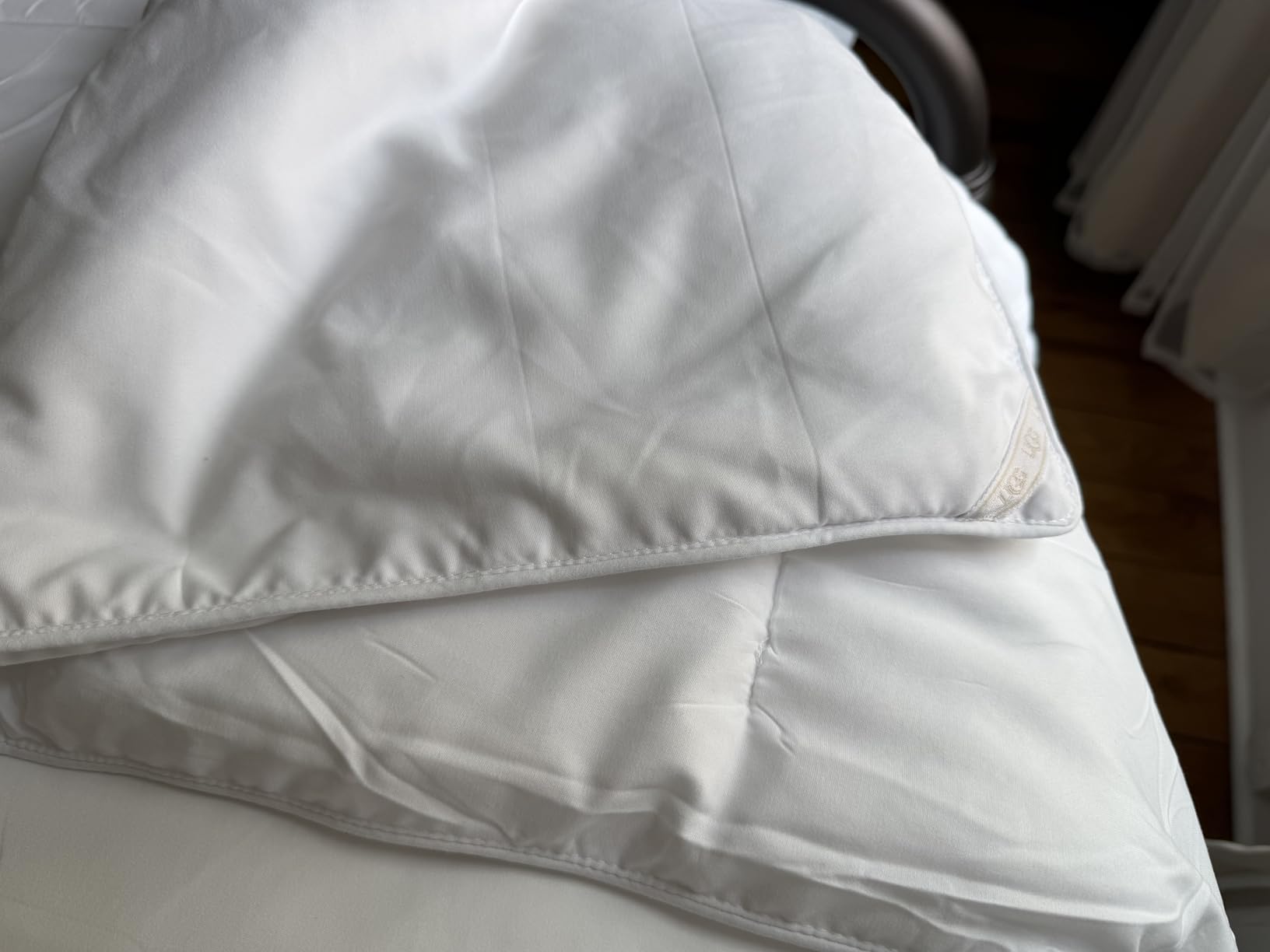 UGG Danielle King Comforter, Cooling Duvet Insert, 1 ct, White customer photo 1