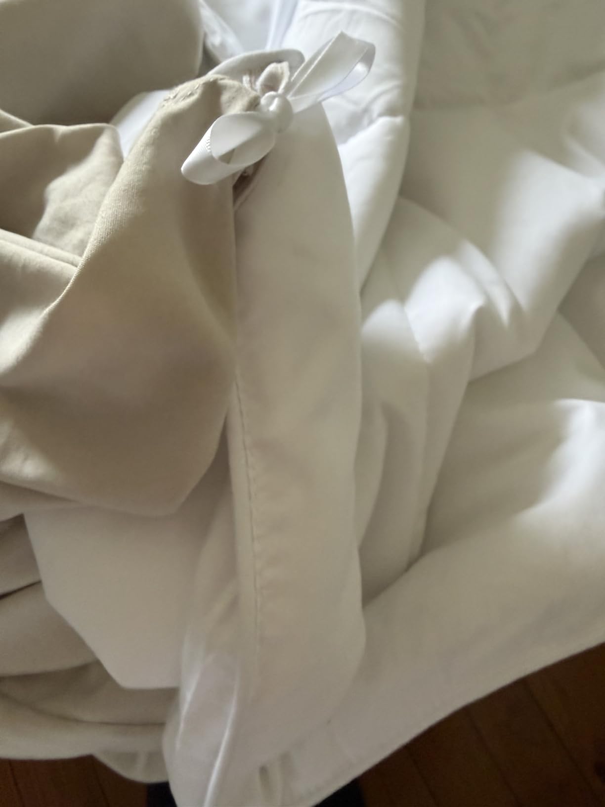 UGG Danielle King Comforter, Cooling Duvet Insert, 1 ct, White customer photo 2