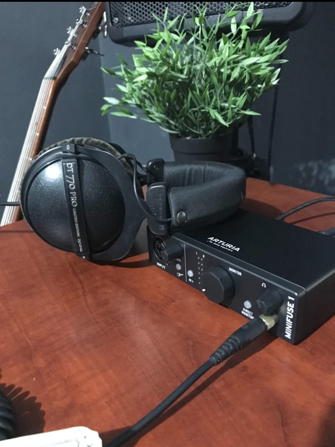 Arturia MiniFuse USB Audio & MIDI Interface, MiniFuse 1 customer photo 2