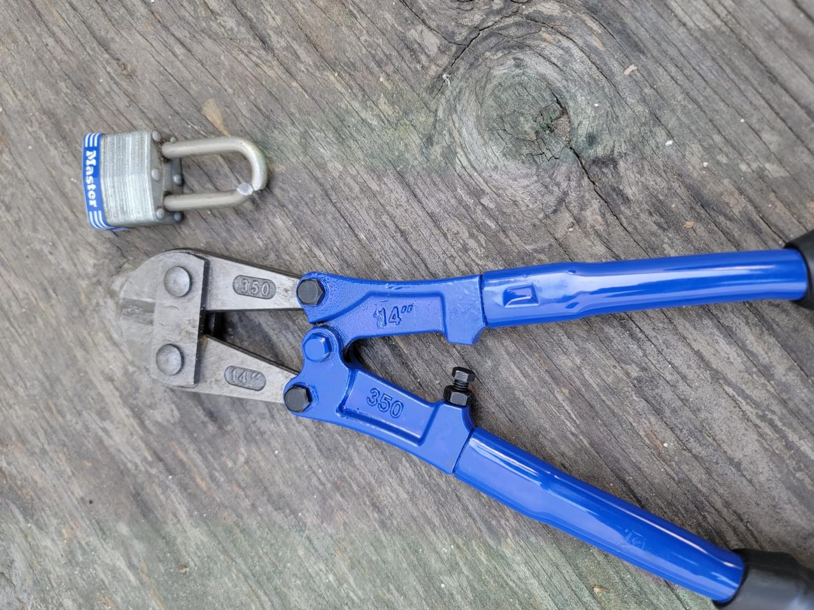 Bates- Bolt Cutter, 14 Inch, Chain Lock Cutter Heavy Duty Tool customer photo 1