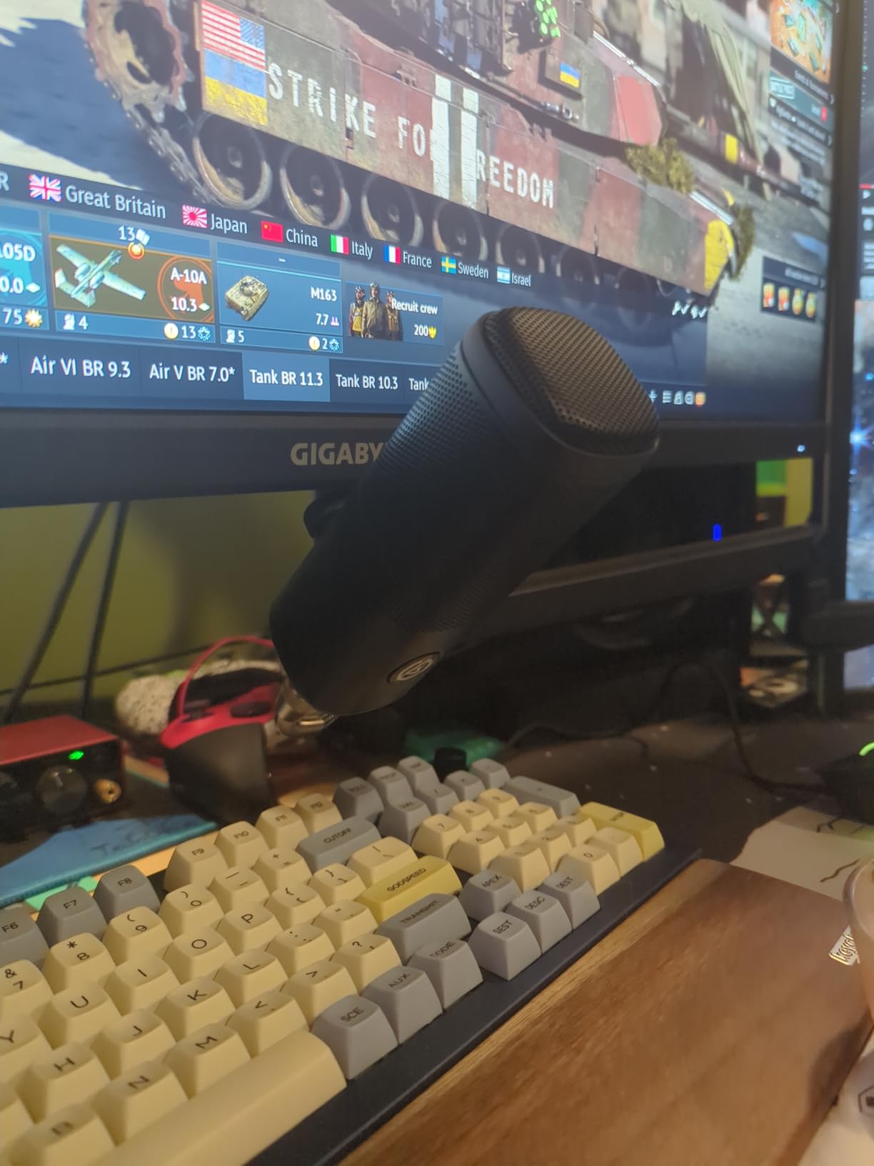 Elgato Wave DX Dynamic XLR Microphone, Cardioid Pattern customer photo 1