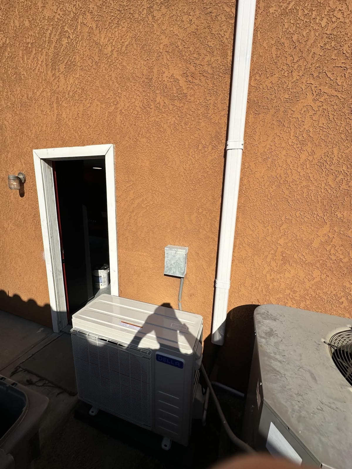 DELLA Vario Series 24000 BTU Mini Split AC, 2 Ton 21 SEER2, Work with Alexa and Wifi, 230V Ductless Inverter System, Cools Up to 1500 Sq.Ft, Pre-Charged Heat Pump and 16.4ft Installation Kits customer photo 2