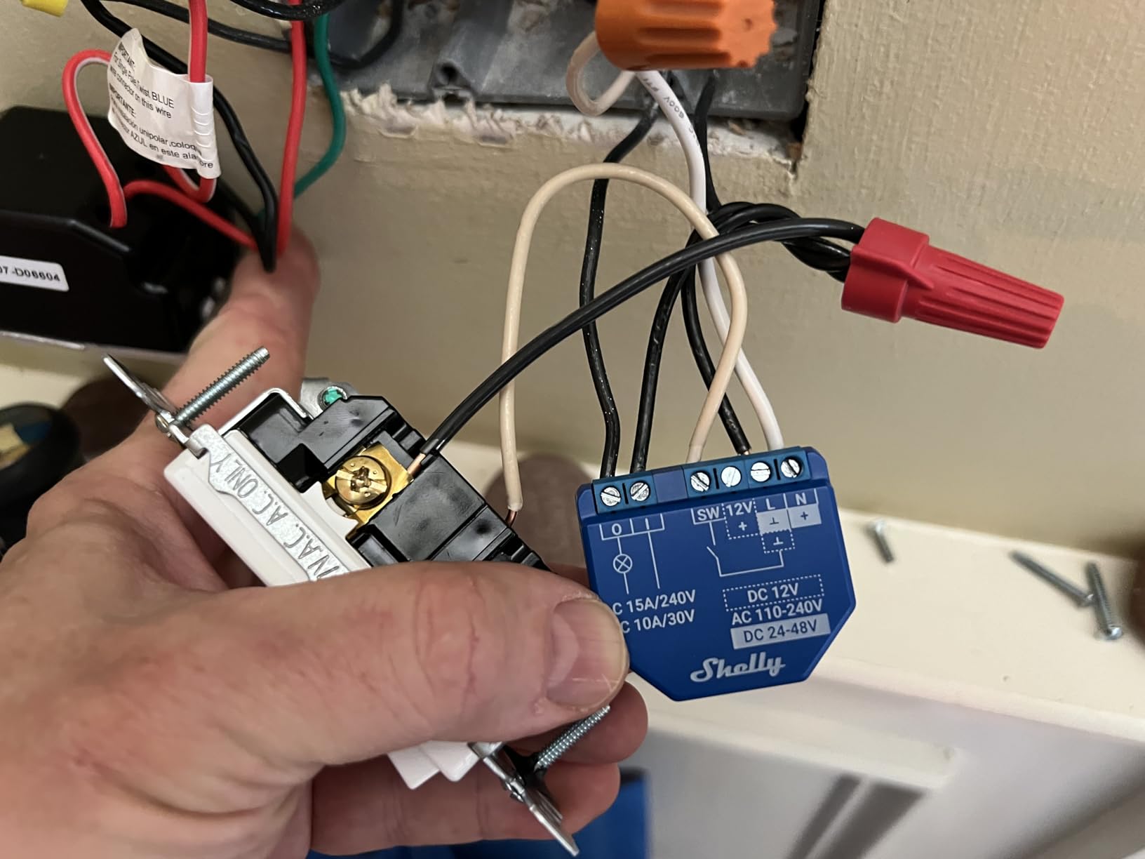 Shelly Plus 1 UL | WiFi Smart Relay Switch with Dry Contacts | Home Automation | Bluetooth Gateway | Alexa, SmartThings & Google Home Compatible | No Hub | DIY Remote Control | Garage Door Opener customer photo 1