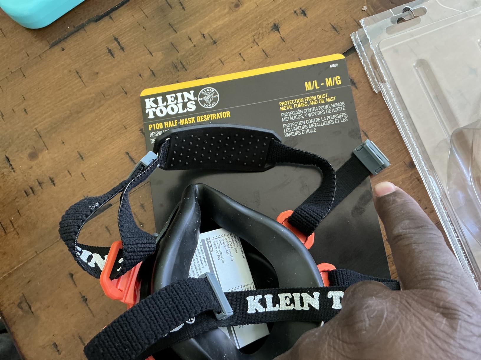 Klein Tools 60552 Reusable P100 Half-Mask Respirator with Replaceable Filters for Dust, Metal Fumes, and Oil Mist, M/L customer photo 1