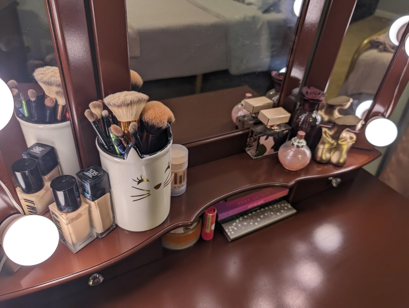 Tiptiper Makeup Vanity with Lighted Mirror and Stool, White customer photo 1