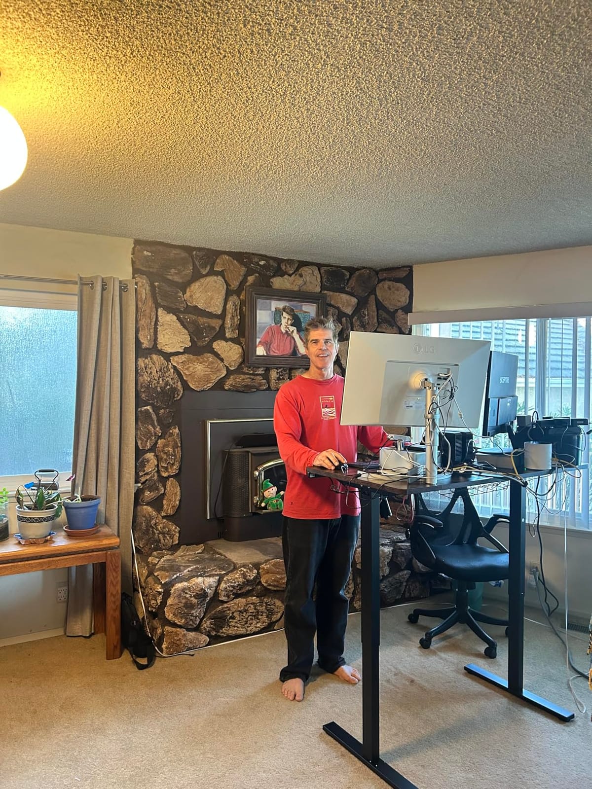 SIAGO Electric Standing Desk Adjustable - 63 x 24 Inch Sit Stand up Desk with Cable Management - 3 Memory Preset Adjustable Height Table customer photo 2