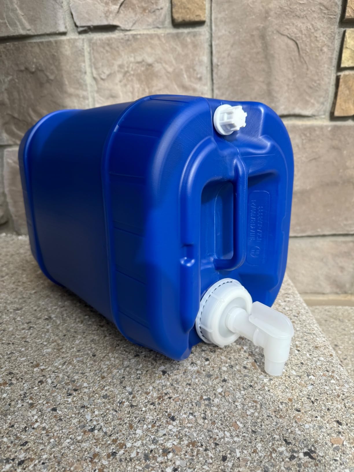 5-Gallon Stackable Water Storage Containers, 5 Lids + 1 Spigot, Easy Fill, Survial Supply Emergency Water Storage for Camping and Disaster Preparedness, RV, 20 Gallon (4 Tanks) customer photo 2