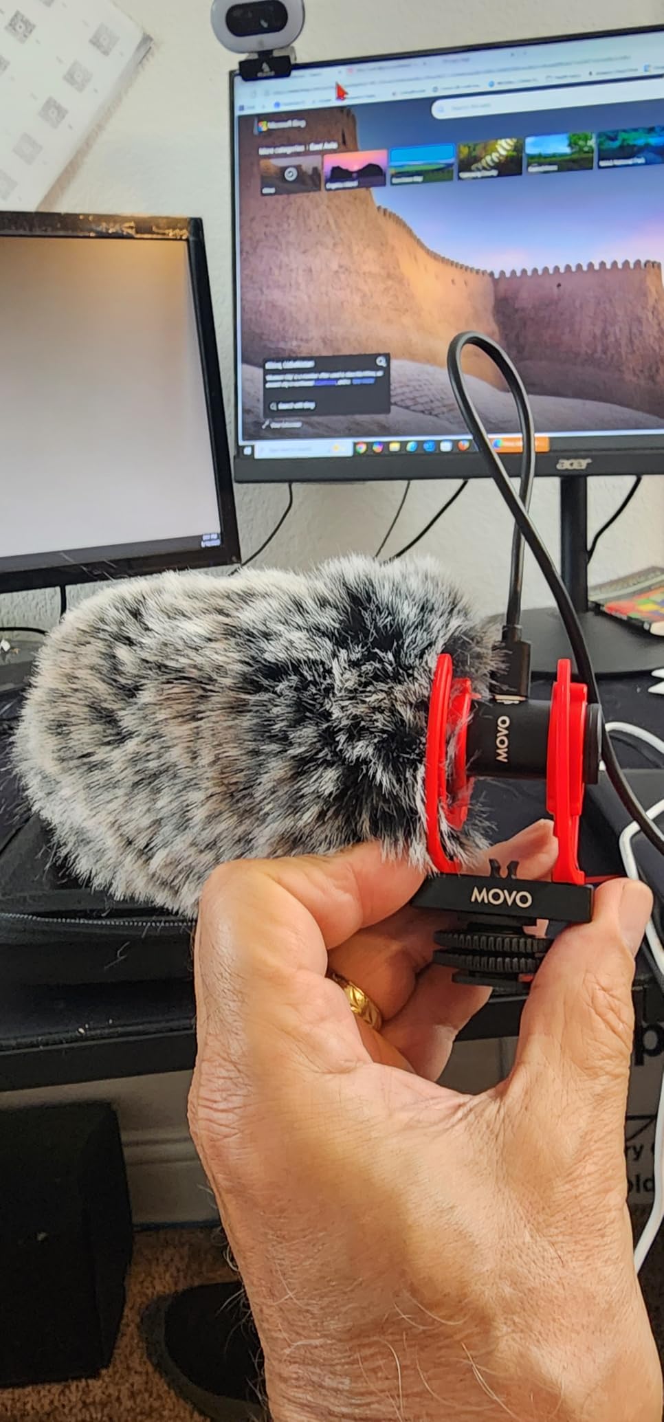 Movo X1-Mini Video Shotgun Mic for Camera - Supercardioid 3.5mm/USB-C Analog/Digital Camera Microphone for DSLR, iPhone and Android Smartphones, Computers - Compatible with Canon EOS, Nikon, Sony customer photo 1