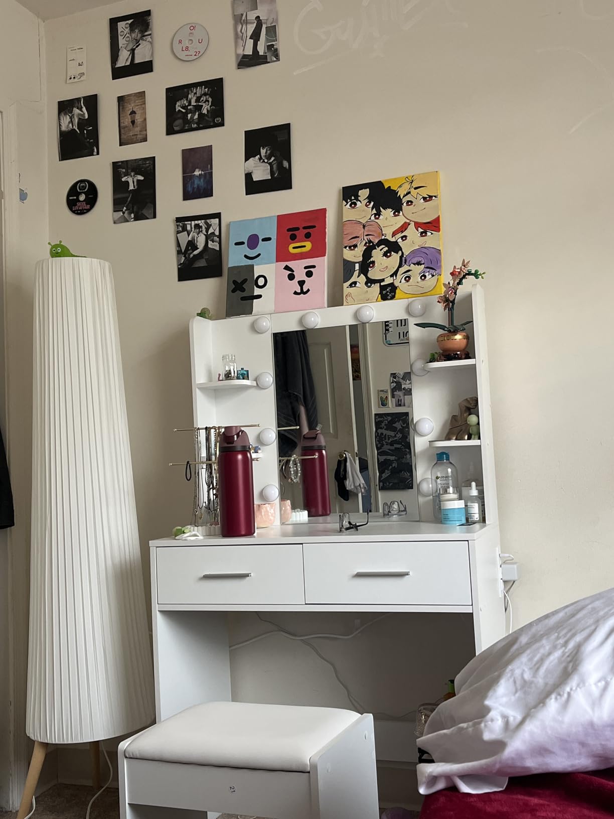 Furmax Makeup Vanity Desk with Mirror and Power Outlet, White customer photo 2