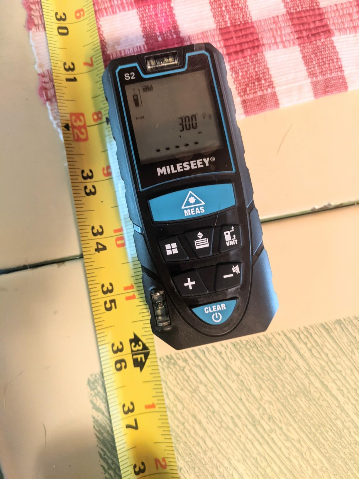 Laser Measure,RockSeed Digital Laser Distance Meter with 2 Bubble Levels,Portable M/in/Ft Unit Switching Backlit LCD and Measuring Distance/Area/Volume/Pythagorean customer photo 2