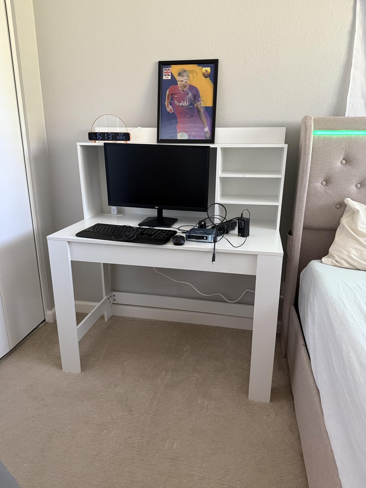 Tangkula Computer Desk with Hutch & Charging Station, Home Office Writing Study Desk with Storage Shelves, Cable Management Hole, Laptop Desk, Desk for Bedroom, Computer Workstation (Gray Oak) customer photo 1