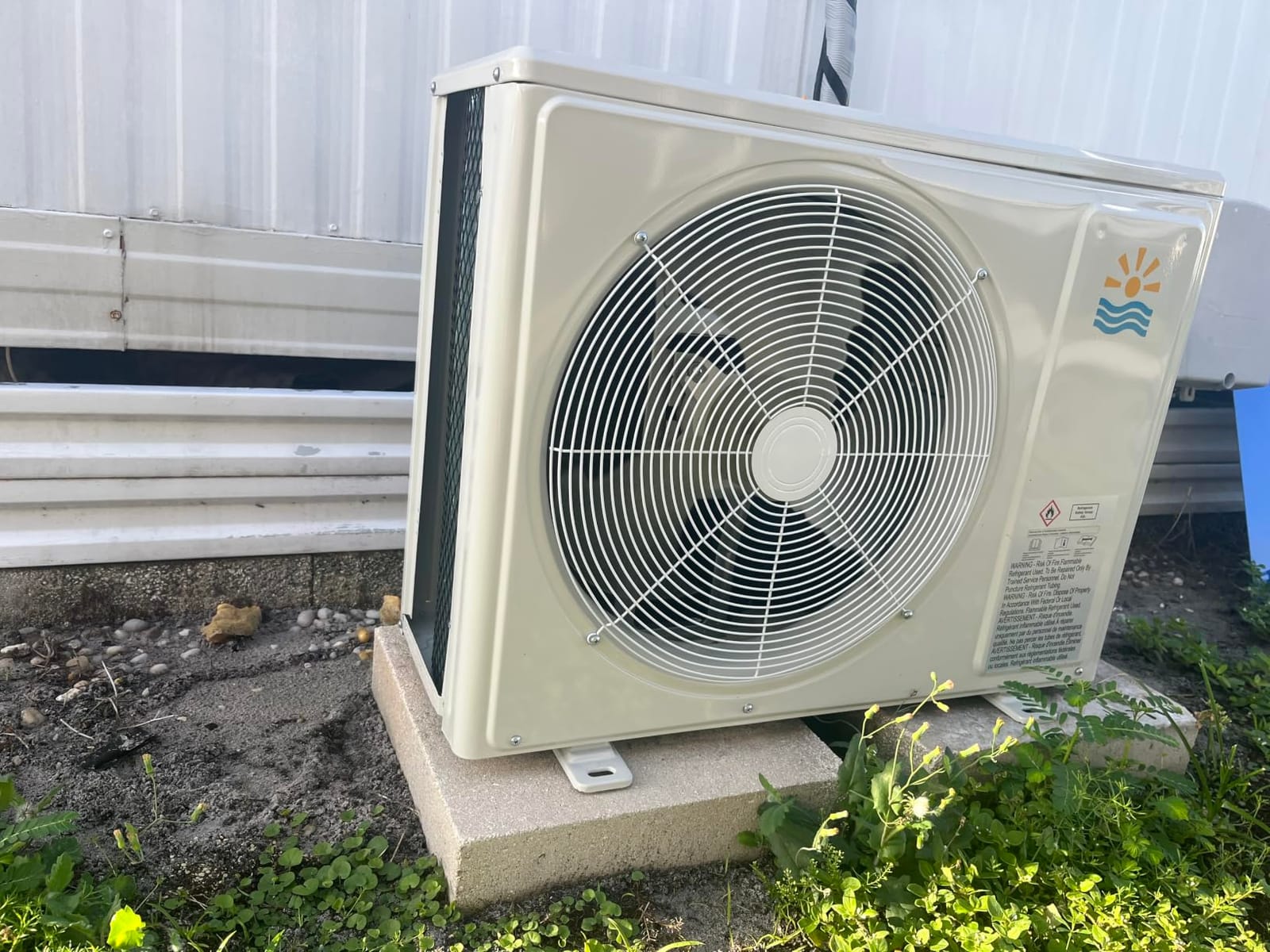 Rellytech Mini Split AC/Heating System 12000 BTU Heat Pump, 20 SEER2 115V customer photo 1