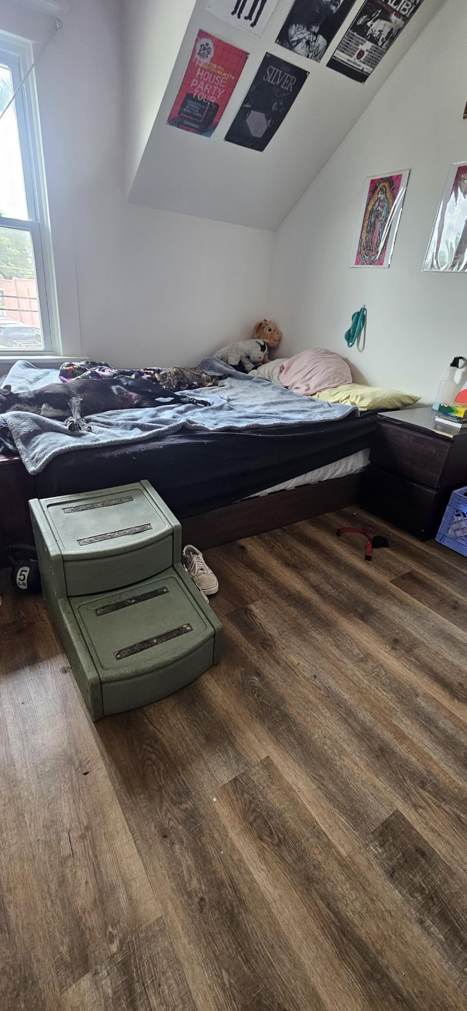GarveeHome Wood Platform Bed Frame, Queen Bed Frame with 2 Drawers customer photo 1